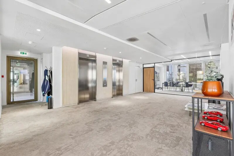 168 Avenue Charles De Gaulle, Neuilly-sur-Seine à louer - Photo de l’immeuble – Image 3 sur 58