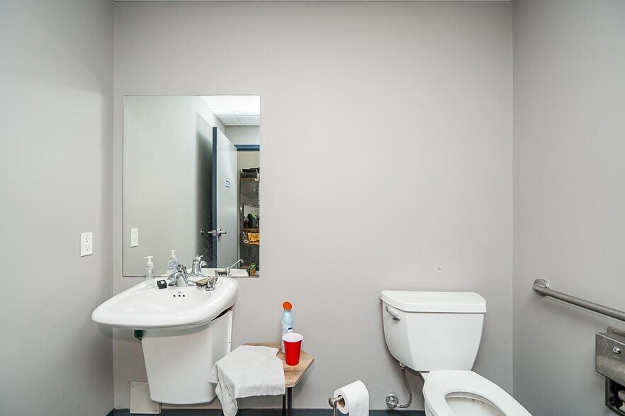 8275 92 St, Delta, BC à vendre - Photo de l’immeuble – Image 2 sur 7