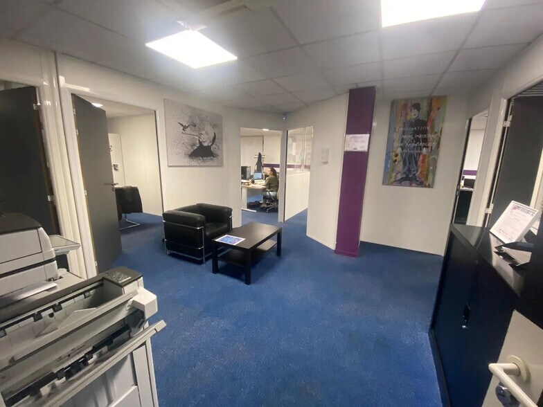 Bureau dans Marseille à louer - Photo de l’immeuble – Image 2 sur 6