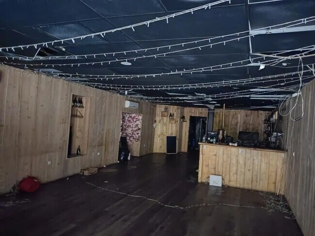 Plus de détails pour Local d'activités à louer