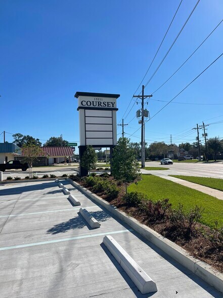 13211 Coursey Blvd, Baton Rouge, LA à louer - Photo de l’immeuble – Image 2 sur 38