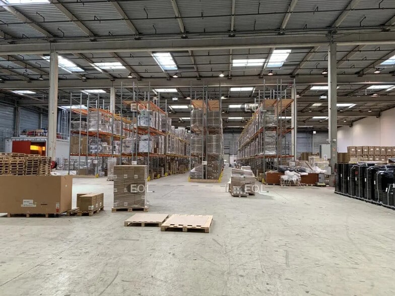 Industriel/Logistique dans Éragny à louer - Photo intérieure – Image 2 sur 8
