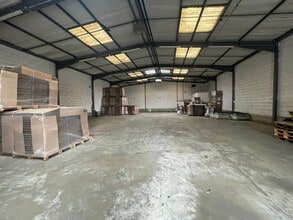 Local d'activités dans Brétigny-sur-Orge à vendre Photo intérieure– Image 2 sur 2