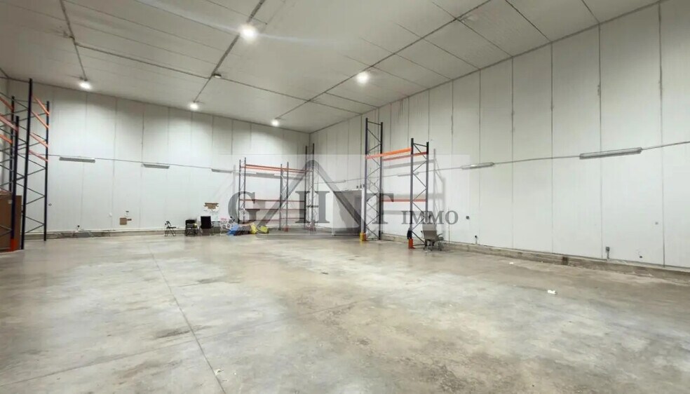 Bureau dans Crégy-lès-Meaux à louer - Photo intérieure – Image 2 sur 15