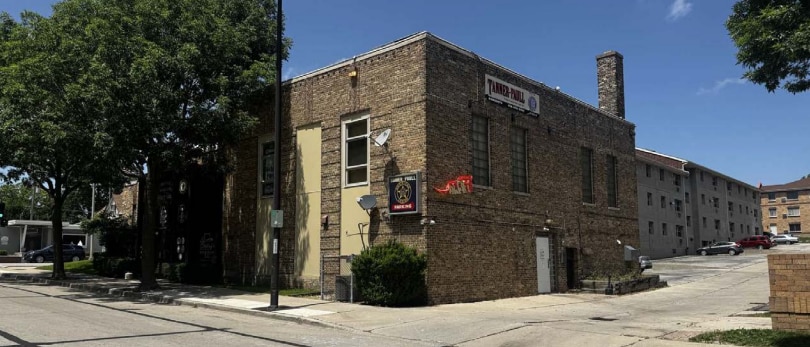 6922 W Orchard St, West Allis, WI à vendre - Photo principale – Image 2 sur 18