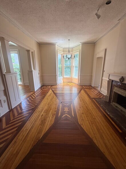 698 Columbus Pky, Buffalo, NY à vendre - Photo intérieure – Image 3 sur 13