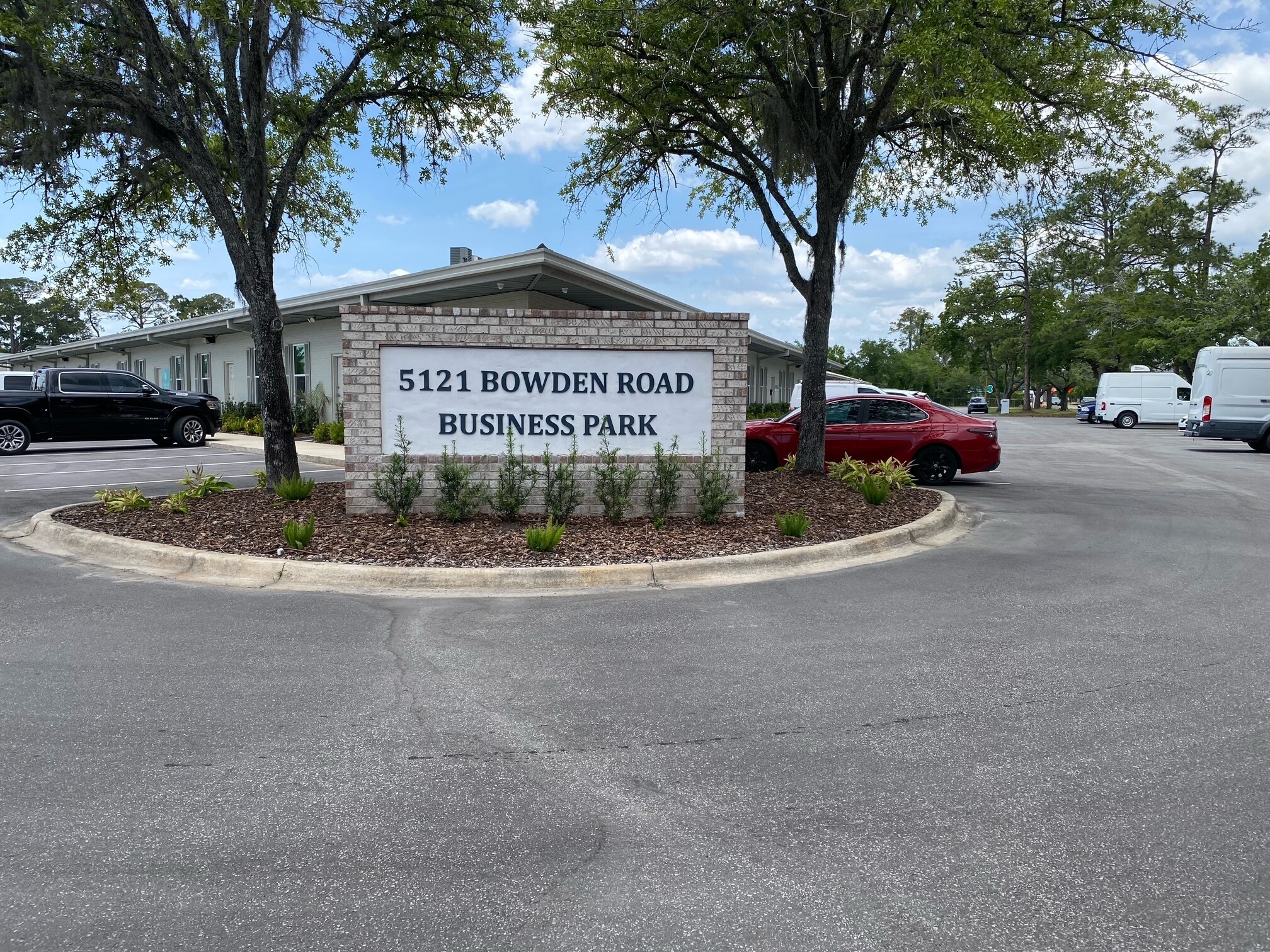 5121 Bowden Rd, Jacksonville, FL à louer Photo de l’immeuble– Image 1 sur 9