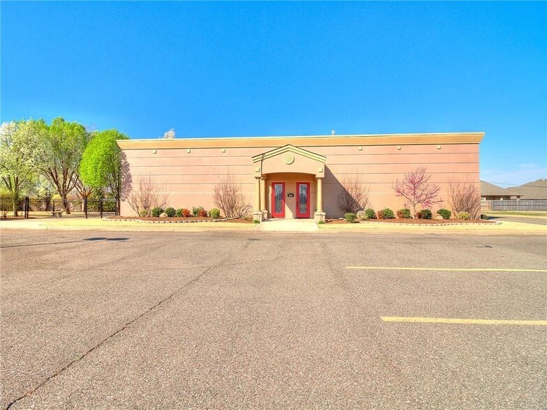 9101 S Robinson Ave, Oklahoma City, OK à vendre - Photo de l’immeuble – Image 2 sur 25