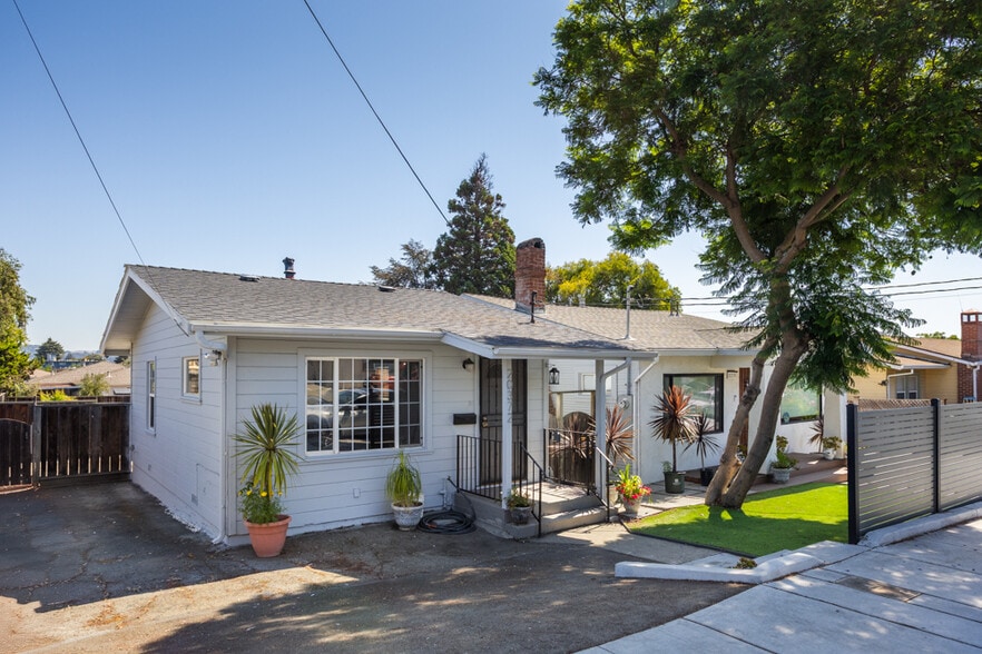 20372 Stanton Ave, Castro Valley, CA à vendre - Photo principale – Image 1 sur 8