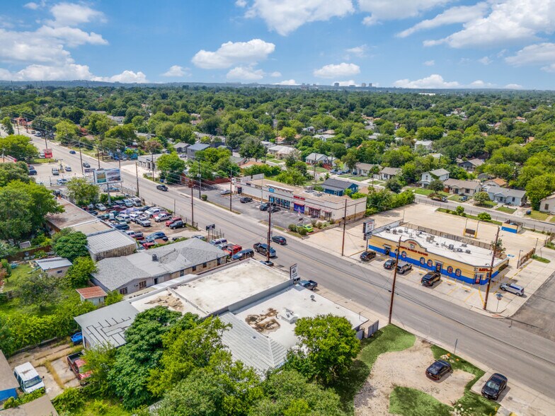 1416 W Hildebrand Ave, San Antonio, TX à vendre - Photo de l’immeuble – Image 3 sur 13