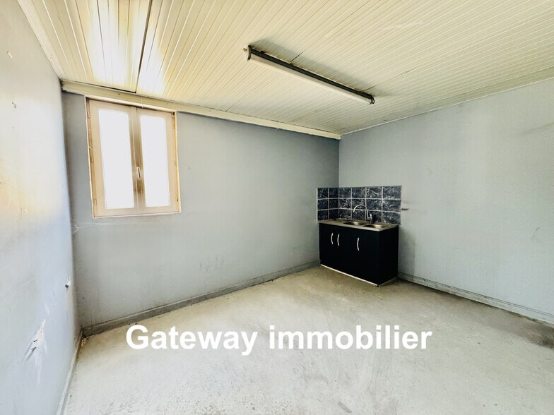 Industriel/Logistique dans Riom à vendre - Photo intérieure – Image 2 sur 5
