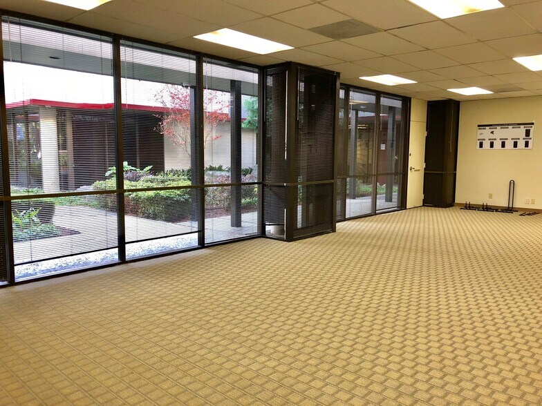 3080 Olcott St, Santa Clara, CA à louer - Photo intérieure – Image 3 sur 10