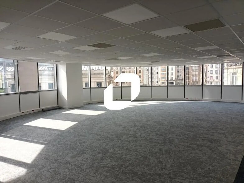 Bureau dans Lille à louer - Photo de l’immeuble – Image 1 sur 7