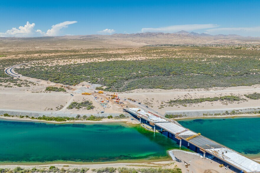 Laughlin Parkway, Laughlin, NV à vendre - Photo de l’immeuble – Image 1 sur 13