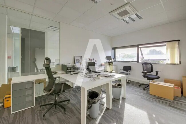 Plus de détails pour 128 Bis Avenue Jean Jaurès, Ivry-sur-Seine - Local d'activités à louer