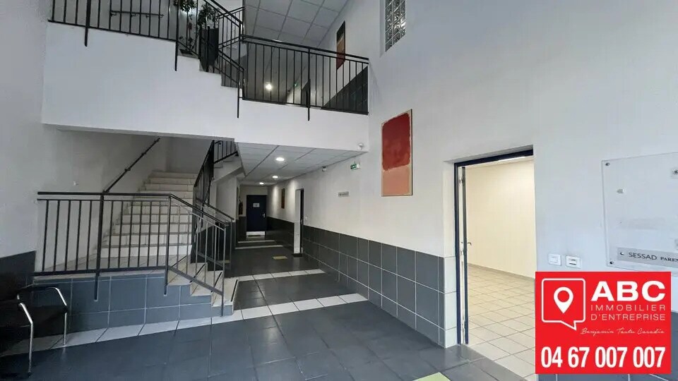 Bureau dans Lunel à louer - Photo de l’immeuble – Image 1 sur 5