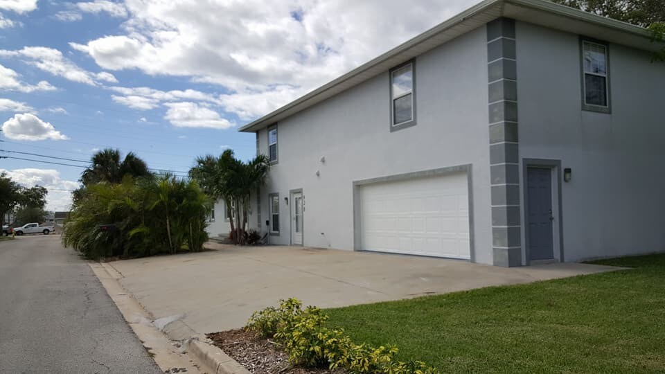928 Myrtle Ave, Melbourne, FL à louer - Photo de l’immeuble – Image 1 sur 22
