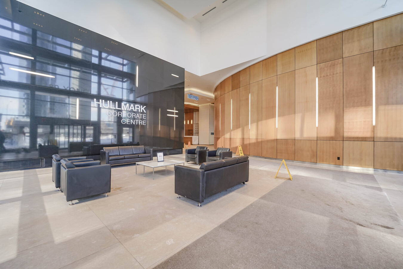 4763-4789 Yonge St, Toronto, ON M2N 0G3 - Lot 312 - - Hall d’entrée - Image 2 of 19