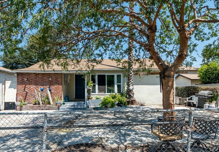237 W Central Ave, Monrovia, CA à vendre - Photo de l’immeuble – Image 2 sur 5
