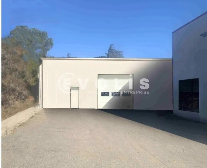 Industriel/Logistique dans Courthézon à vendre - Photo de l’immeuble – Image 2 sur 10