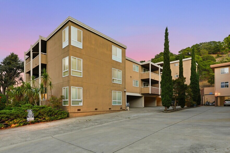 2421 Carlmont Dr, Belmont, CA à vendre - Photo de l’immeuble – Image 3 sur 22