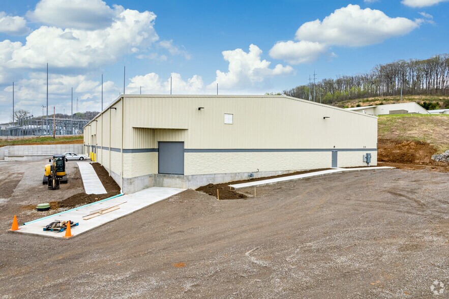 490 Center Cross Ln, Lenoir City, TN à louer - Photo principale – Image 1 sur 5