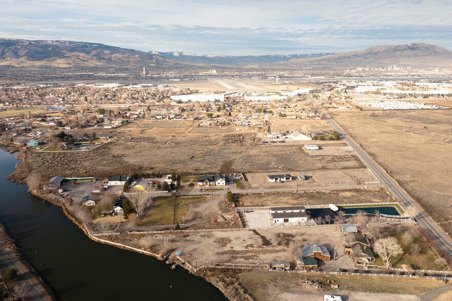 Pembroke Ln, Reno, NV à louer - Photo de l’immeuble – Image 3 sur 5