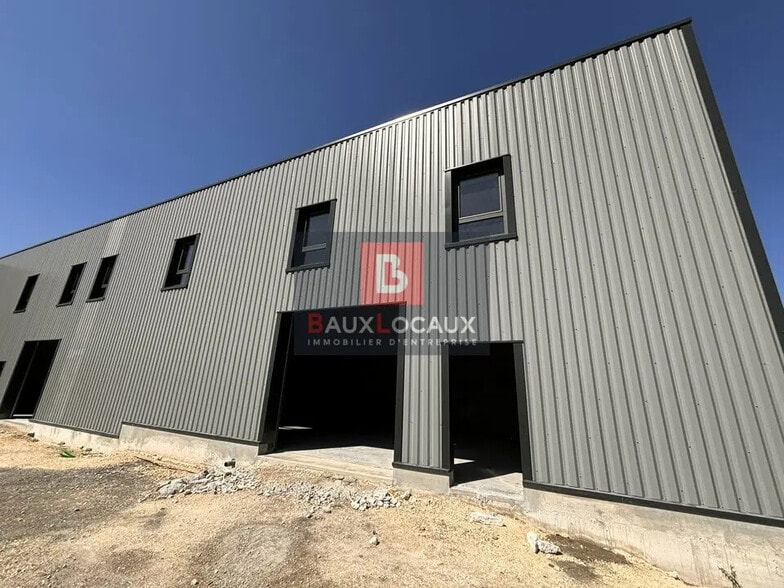 Local d’activités dans Vedène à louer - Photo de l’immeuble – Image 2 sur 8