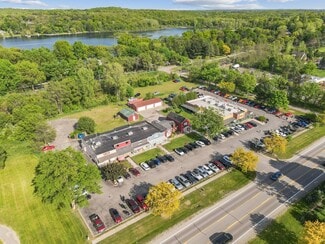 Plus de détails pour 1449 S Milford Rd, Highland Township, MI - Local commercial à louer