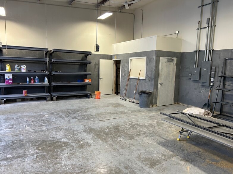 1 New Industrial Way, Warren, RI à louer - Photo intérieure – Image 3 sur 26