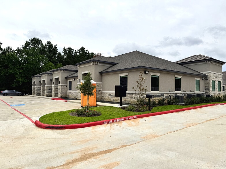 12410 Spring Cypress Rd, Tomball, TX à louer - Photo de la construction – Image 2 sur 11