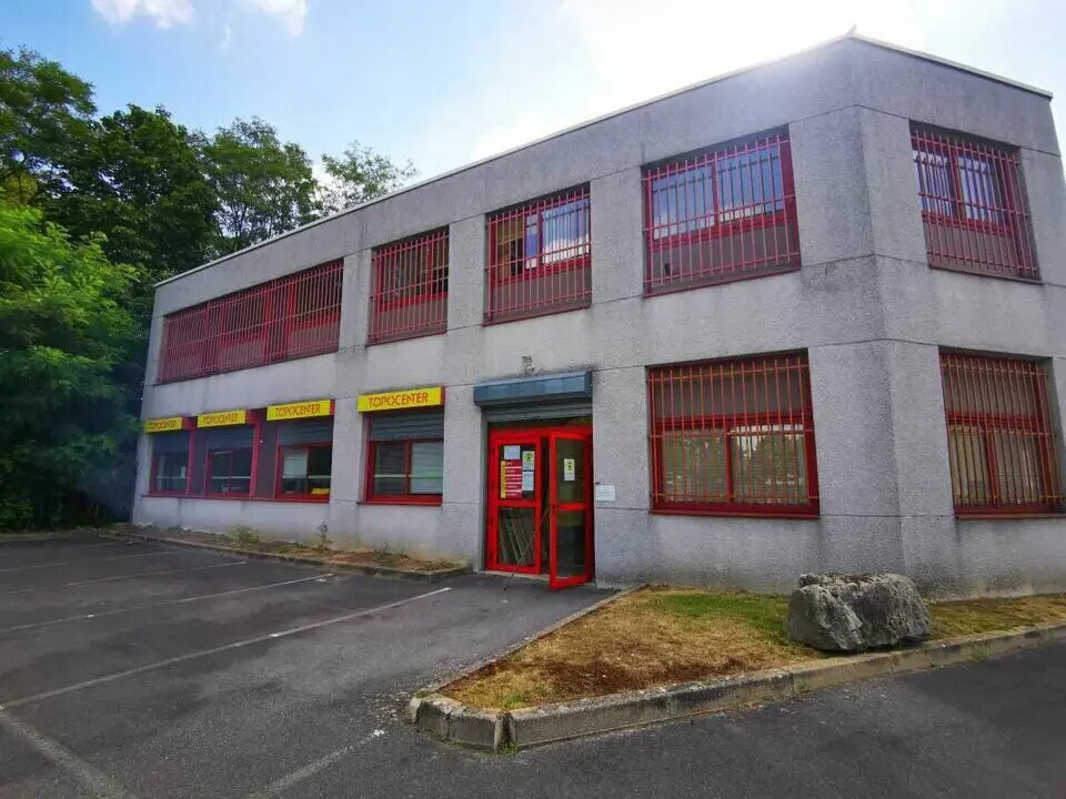 22 Bis Rue Des Malines, Lisses à louer Photo de l’immeuble– Image 1 sur 6