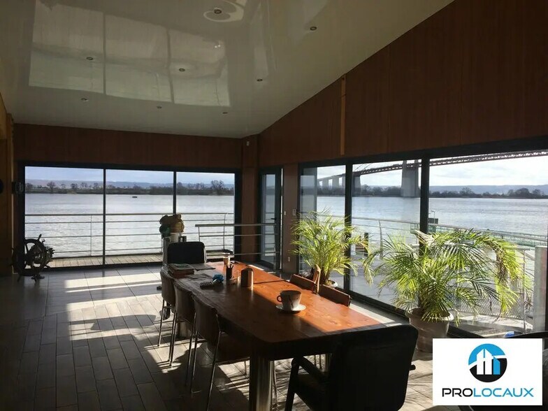 Bureau dans Tancarville à louer - Photo de l’immeuble – Image 1 sur 3