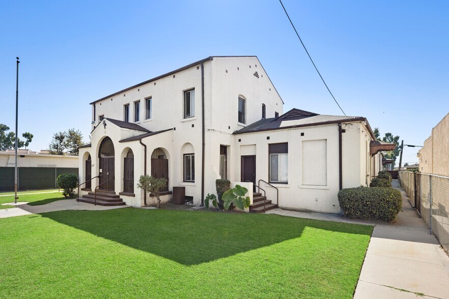 1301 N Willowbrook Ave, Compton, CA à vendre - Photo de l’immeuble – Image 2 sur 5
