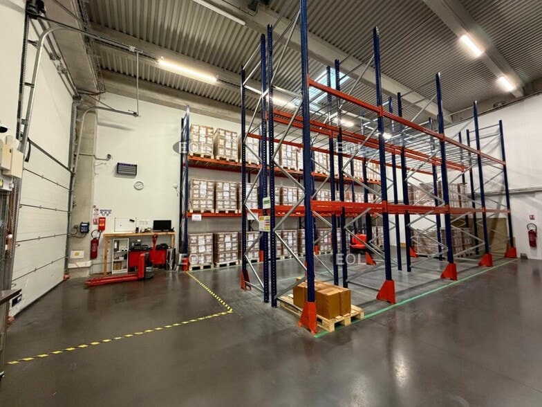 Industriel/Logistique dans Vitrolles à vendre - Photo intérieure – Image 3 sur 4