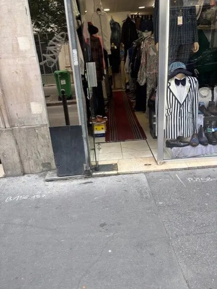 Local commercial dans Paris à vendre - Photo de l’immeuble – Image 2 sur 2