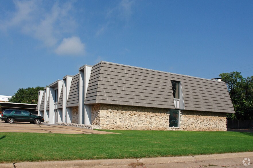 2701 NW 39th St, Oklahoma City, OK à louer - Photo principale – Image 1 sur 4