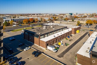 4000-4036 Boul De La Côte-Vertu, Montréal, QC - VUE AÉRIENNE  vue de carte