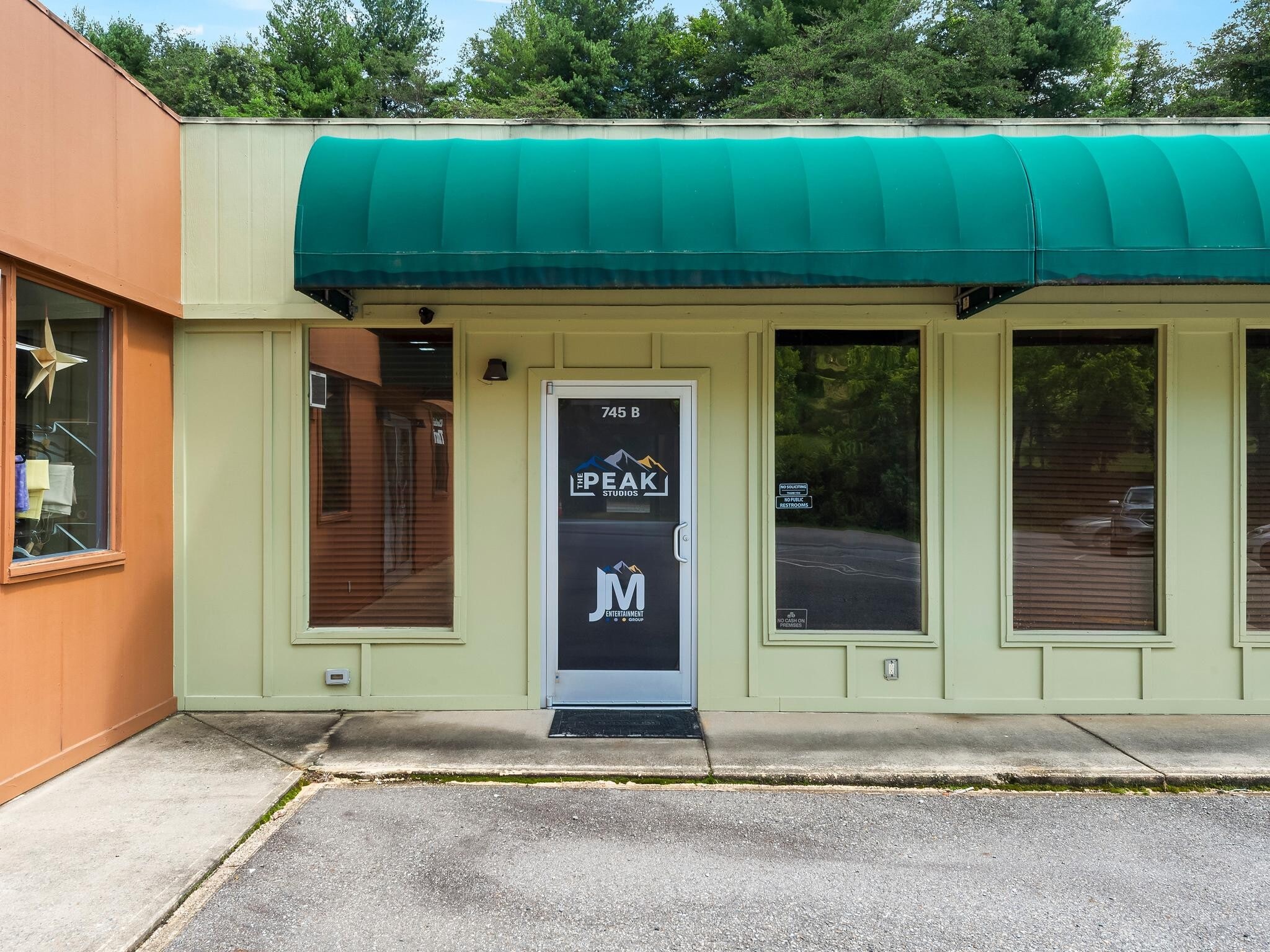 745 Carl Eller Rd, Mars Hill, NC à louer Photo intérieure– Image 1 sur 30