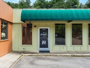 745 Carl Eller Rd, Mars Hill, NC à louer Photo intérieure– Image 1 sur 30