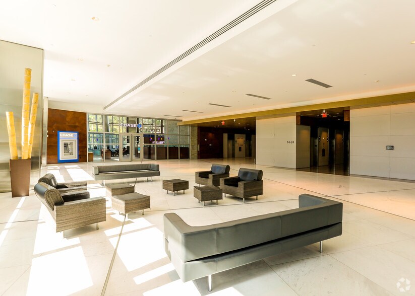 1450 Brickell Ave, Miami, FL à louer - Hall d’entrée – Image 2 sur 10