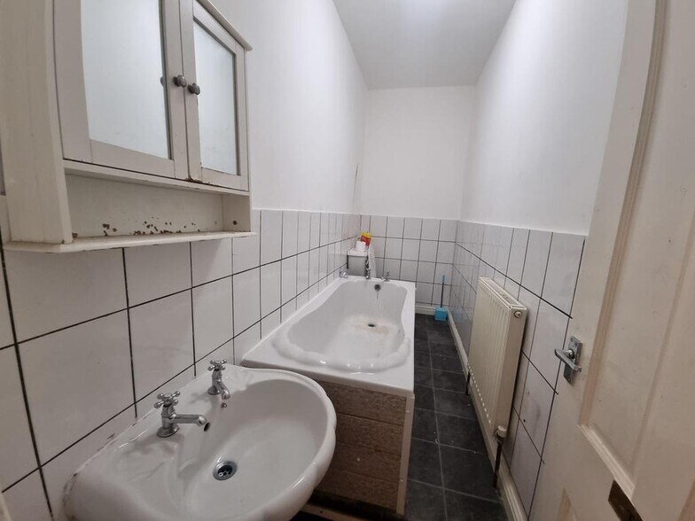 5 Carlisle Rd, Bradford à vendre - Photo de l’immeuble – Image 2 sur 15