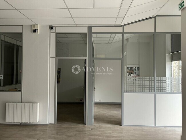 Plus de détails pour Rue Moyenne, Bourges - Bureau à louer