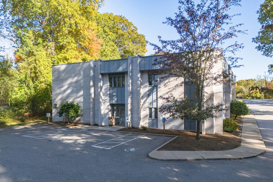 390 Toll Gate Rd, Warwick, RI à vendre - Photo de l’immeuble – Image 3 sur 10