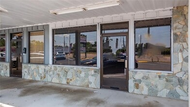 324 W Burleigh Blvd, Tavares, FL à louer Photo de l’immeuble– Image 2 sur 9