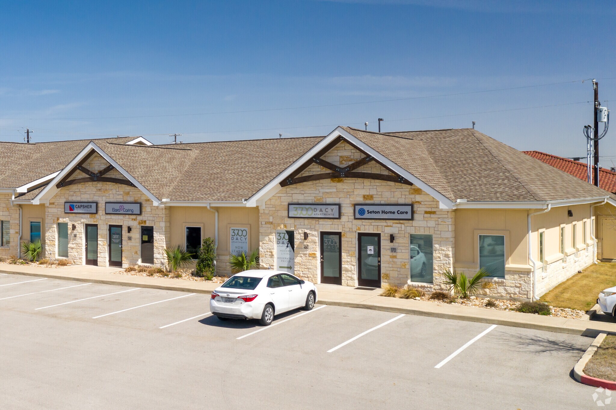 1300 Dacy Ln, Kyle, TX à louer Photo principale– Image 1 sur 7