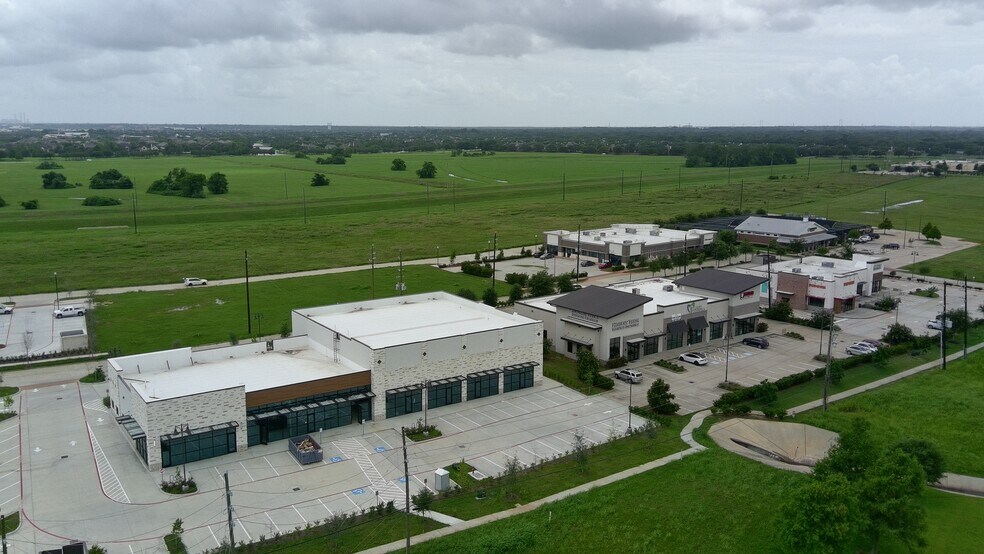 145 Citadel Way, Sugar Land, TX à louer - Photo de l’immeuble – Image 2 sur 9