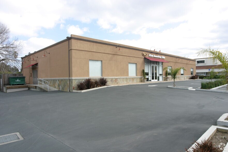 2110 S Bascom Ave, Campbell, CA à louer - Photo de l’immeuble – Image 3 sur 6