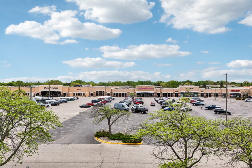 760-800 W Johnson St, Fond Du Lac, WI à louer - Photo de l’immeuble – Image 2 sur 5