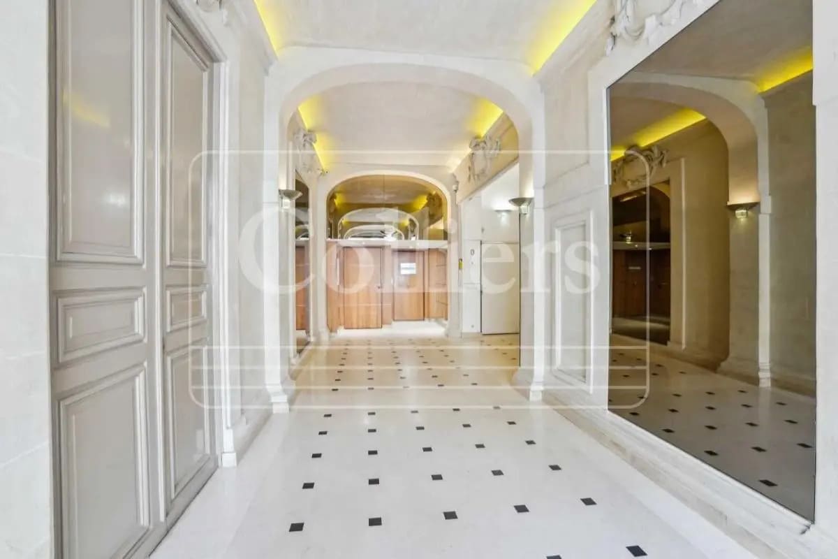 Bureau dans Paris à louer Photo de l’immeuble– Image 1 sur 2